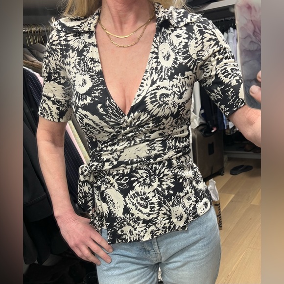 Diane Von Furstenberg DVF wrap top Vintage size 0 - Picture 4 of 4